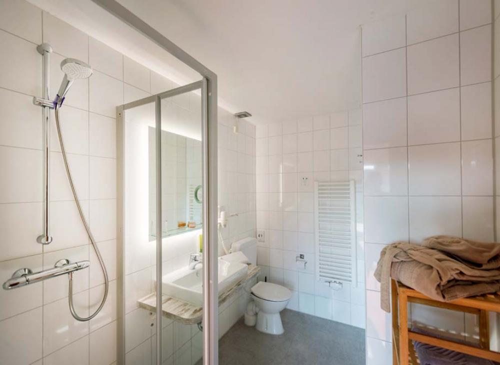 Doppelzimmer Bad