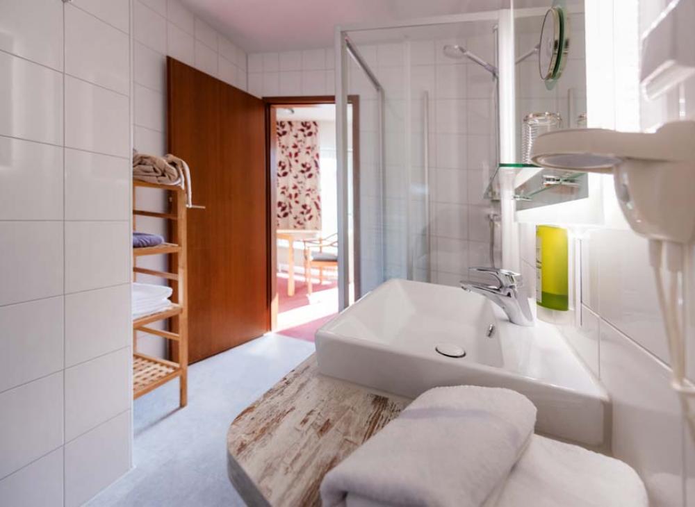 Doppelzimmer Bad